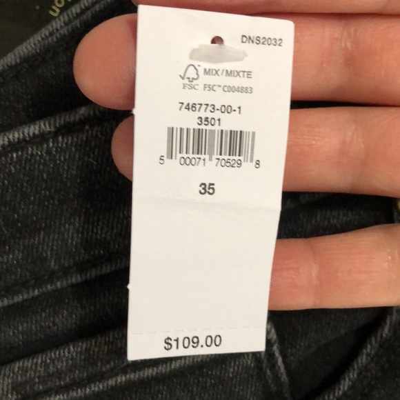 NWT Banana Republic high wasted skinny jeans with raw edge cuff - Picture 2 of 2